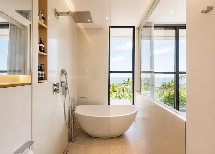 Modern 4 Bedroom Ocean View Дом отдыха