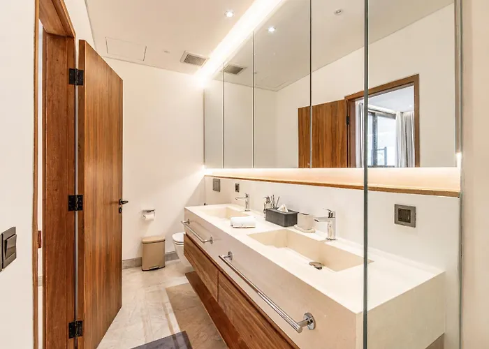 Modern 4 Bedroom Ocean View Дом отдыха *