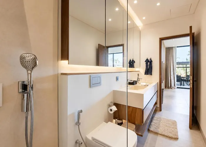 Modern 4 Bedroom Ocean View * Нуса-Дуа