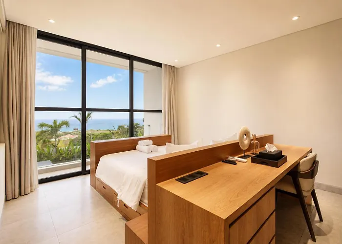 Modern 4 Bedroom Ocean View Дом отдыха Нуса-Дуа