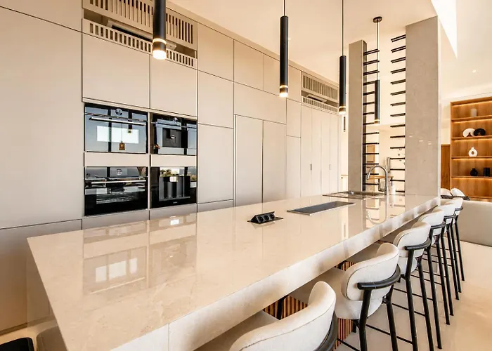 Дом отдыха Modern 4 Bedroom Ocean View *