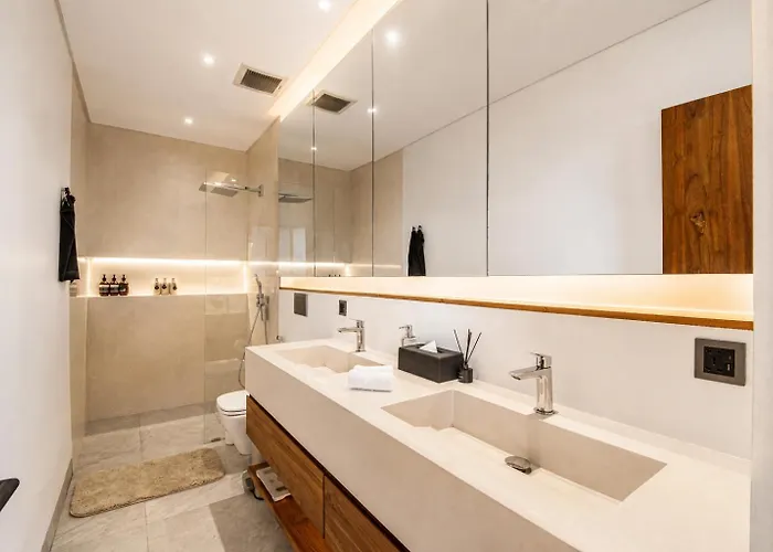 Дом отдыха Modern 4 Bedroom Ocean View *