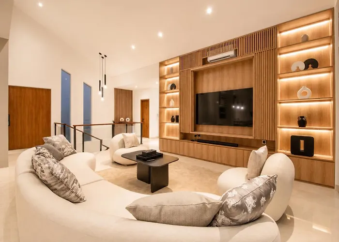Modern 4 Bedroom Ocean View