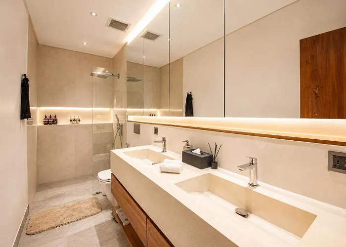 Modern 4 Bedroom Ocean View Дом отдыха Нуса-Дуа