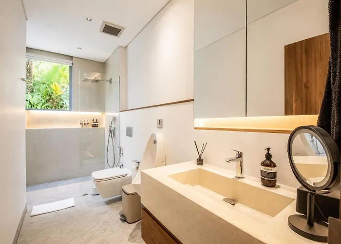 Modern 4 Bedroom Ocean View Дом отдыха Нуса-Дуа