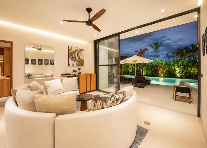 Modern 4 Bedroom Ocean View * Нуса-Дуа