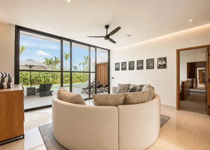Modern 4 Bedroom Ocean View Дом отдыха Нуса-Дуа