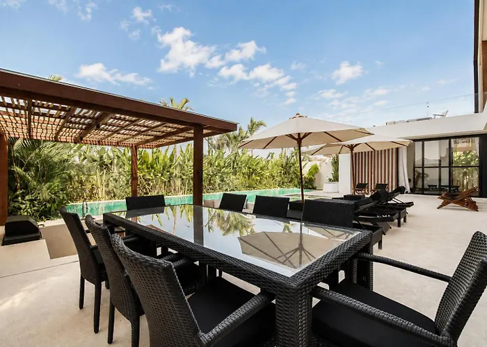 Modern 4 Bedroom Ocean View Дом отдыха